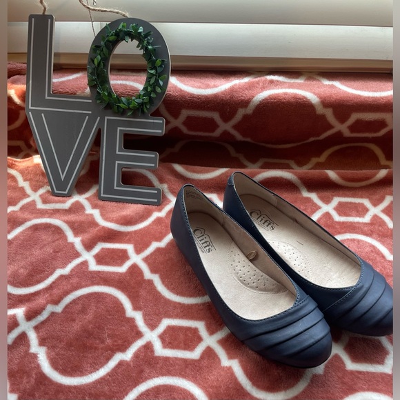 CLIFFS by WHITE MOUNTAIN Navy Blue Ballet Flats - Picture 1 of 7